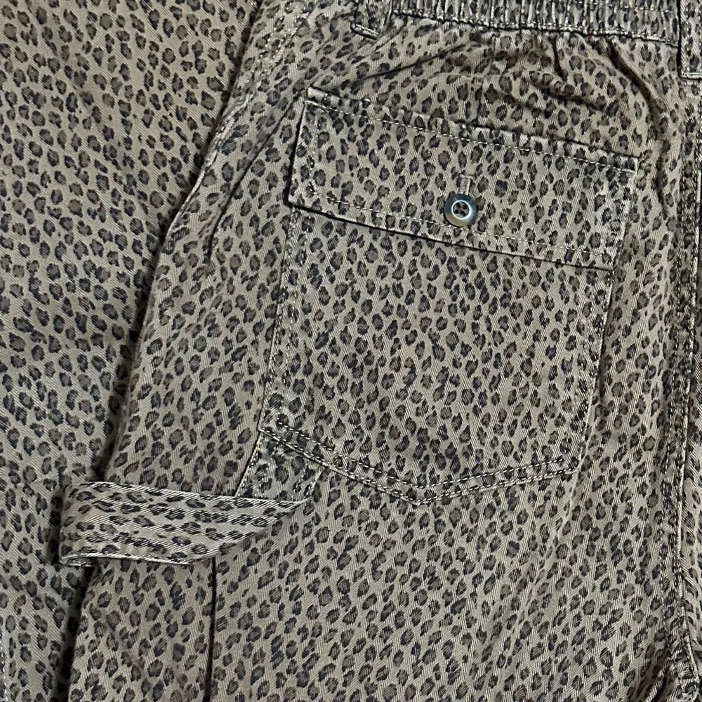 GAP size 8 animal print high rise dress ankle pants - Picture 2 of 3